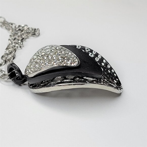 Round Crystal and Black Pendant Necklace - Picture 6 of 11